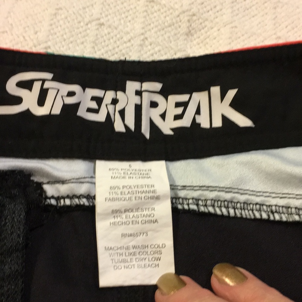 Shorts - Picture 6 of 6